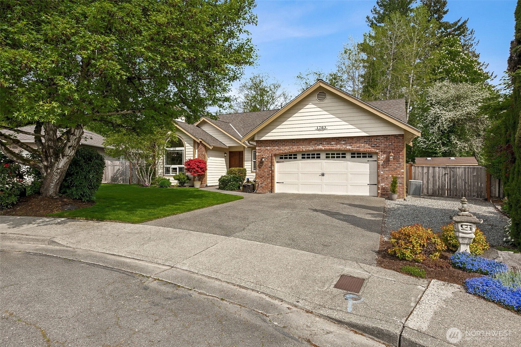 1703 25th Street Pl SW