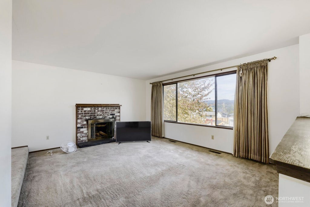 Photo of 8046 S 116th Street, Seattle, WA 98178 (MLS # 2593126)