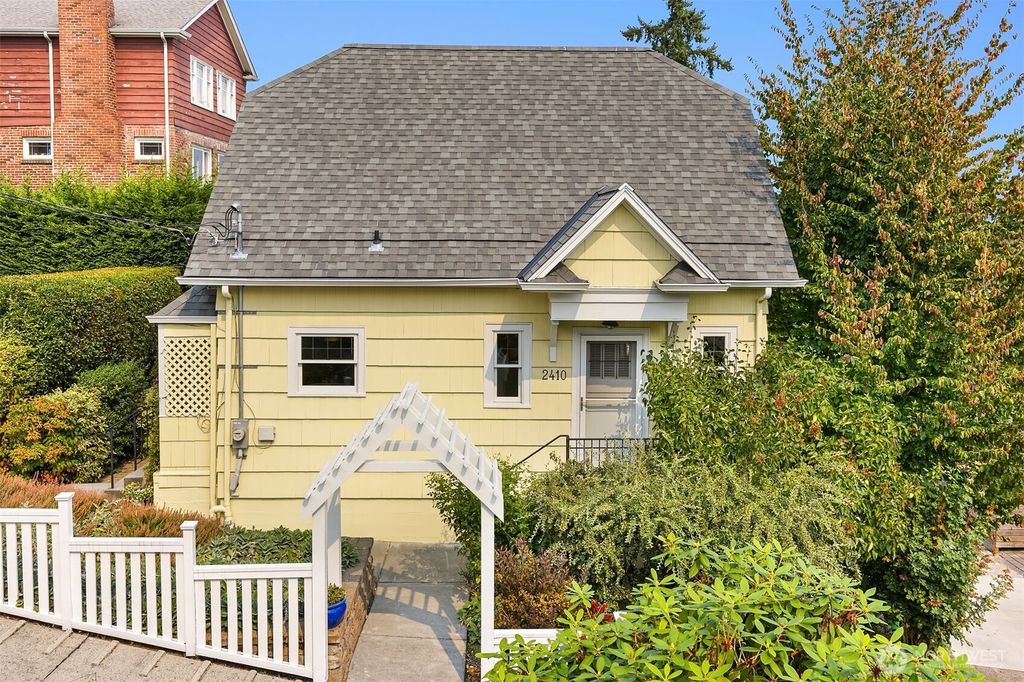 Photo of 2410 E Highland Drive, Seattle, WA 98112 (MLS # 2435090)