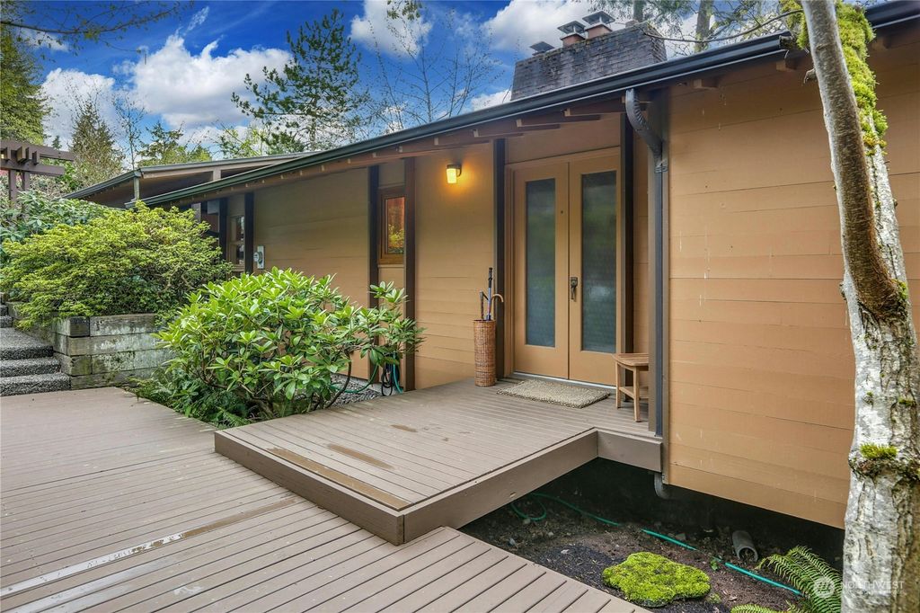 Photo of 4323 Carol Lane, Mercer Island, WA 98040 (MLS # 2214432)