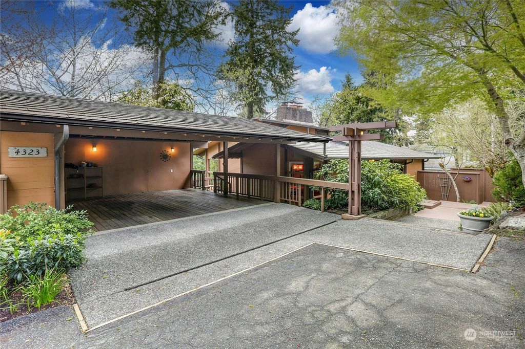 Photo of 4323 Carol Lane, Mercer Island, WA 98040 (MLS # 2214432)