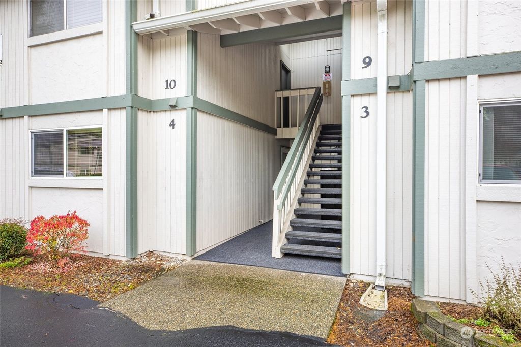 Photo of 429 S 321st Place #E3, Federal Way, WA 98003 (MLS # 2180449)