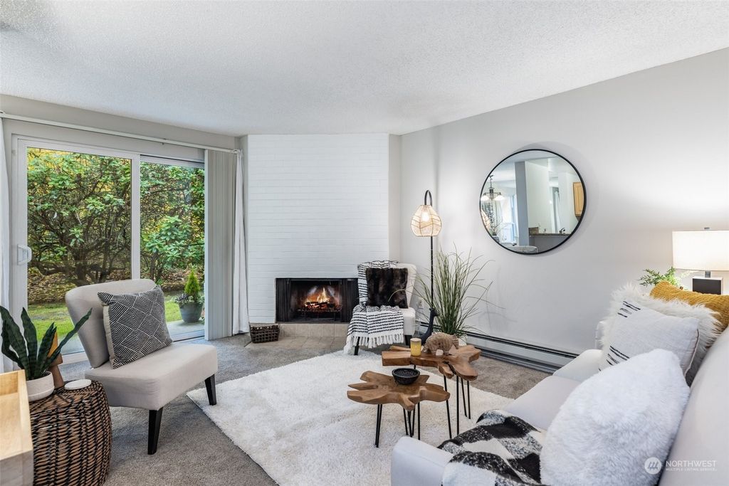 Photo of 429 S 321st Place #E3, Federal Way, WA 98003 (MLS # 2180449)