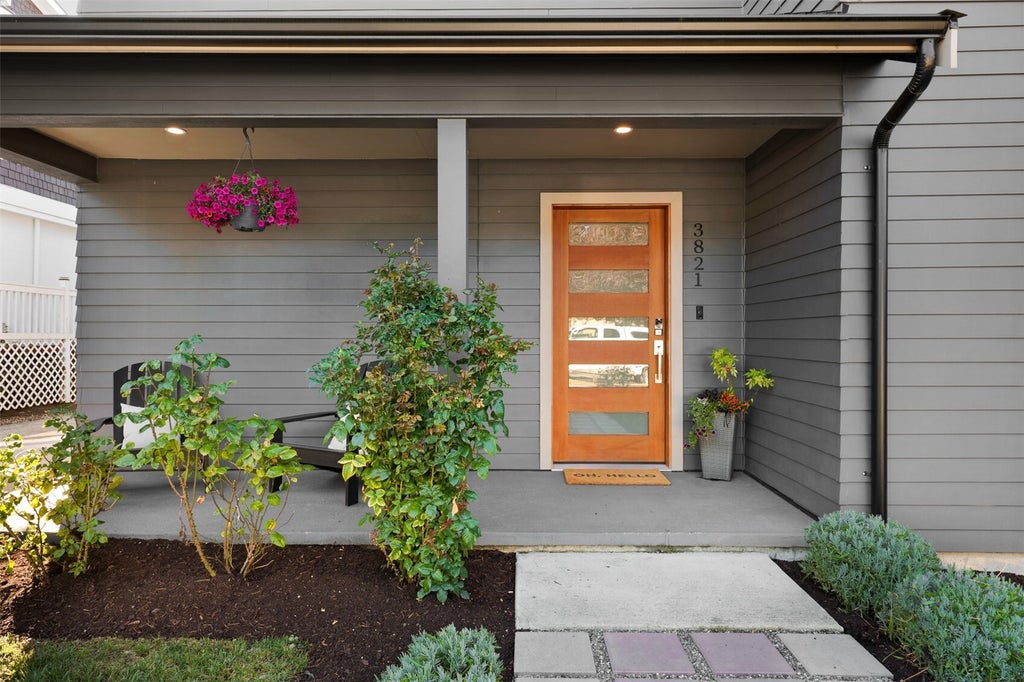 Photo of 3821 19th Avenue SW, Seattle, WA 98106 (MLS # 2593279)