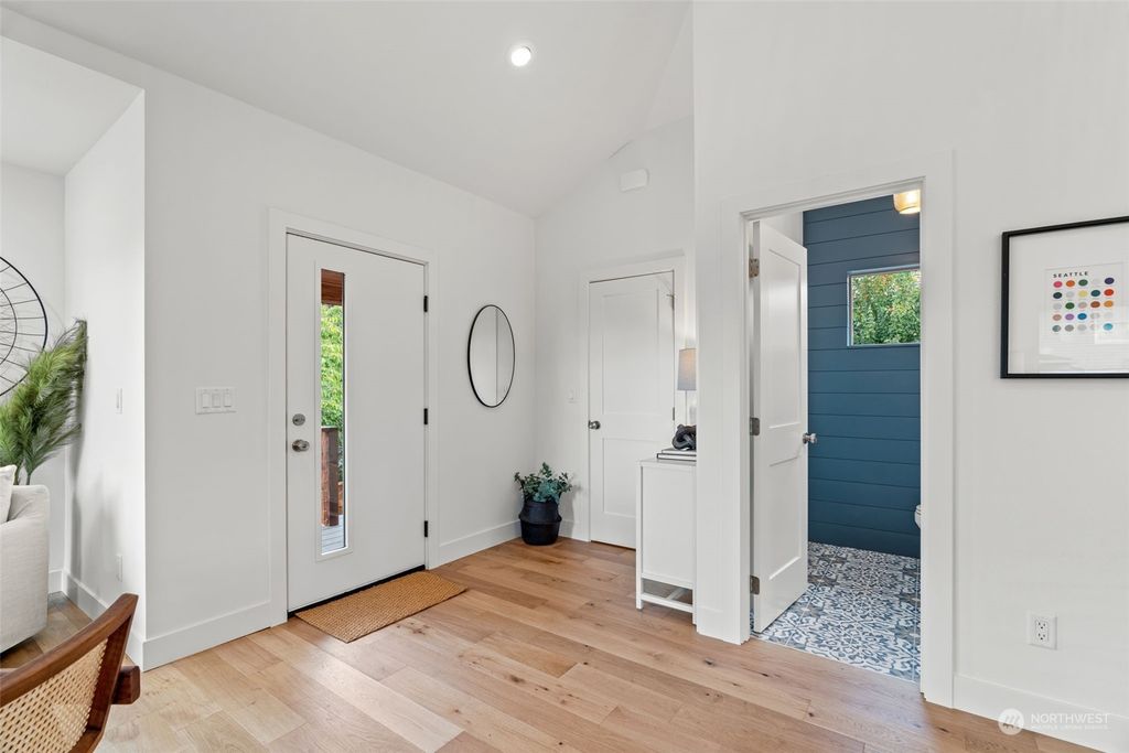 Photo of 800 32nd Avenue, Seattle, WA 98122 (MLS # 2154187)