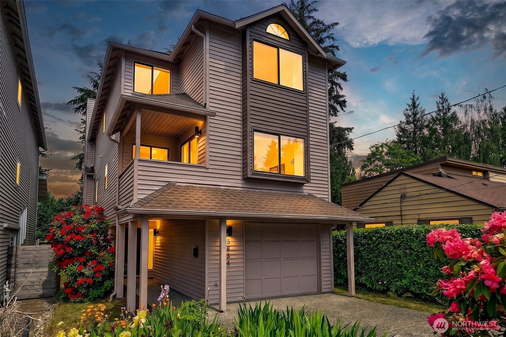Photo of 3834 NE 86th Street, Seattle, WA 98115 (MLS # 2562321)