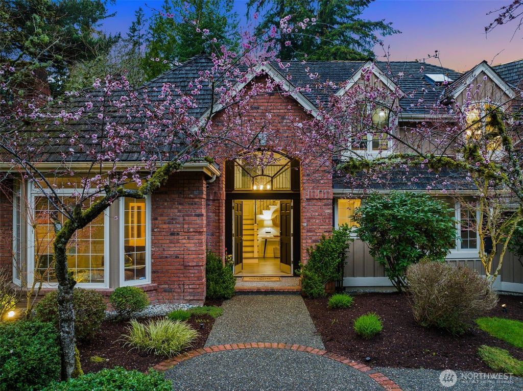 Photo of 2482 196th Avenue SE, Sammamish, WA 98075 (MLS # 2349506)