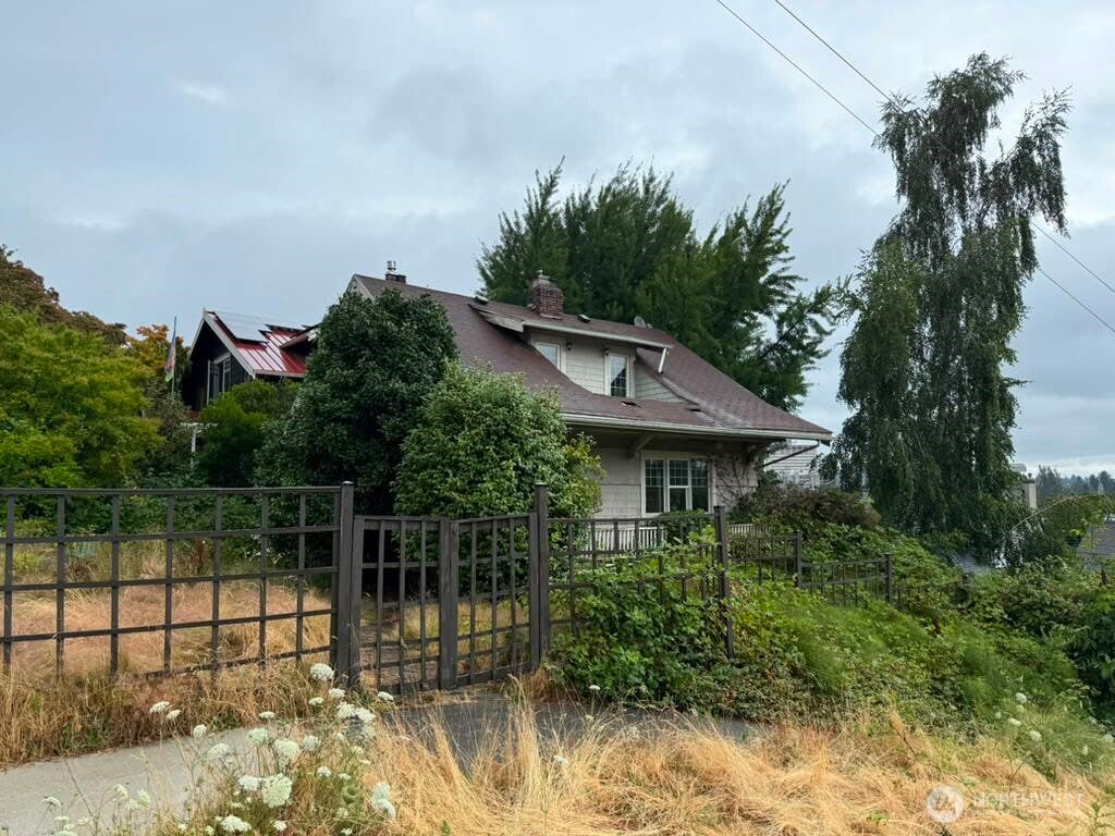 Photo of 1100 E Edgar Street, Seattle, WA 98102 (MLS # 2555325)