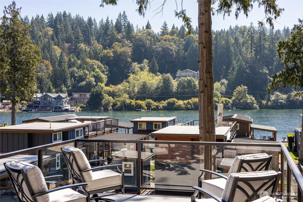 Photo of 990 S Lake Whatcom Boulevard #40, Sedro Woolley, WA 98284 (MLS # 2572515)