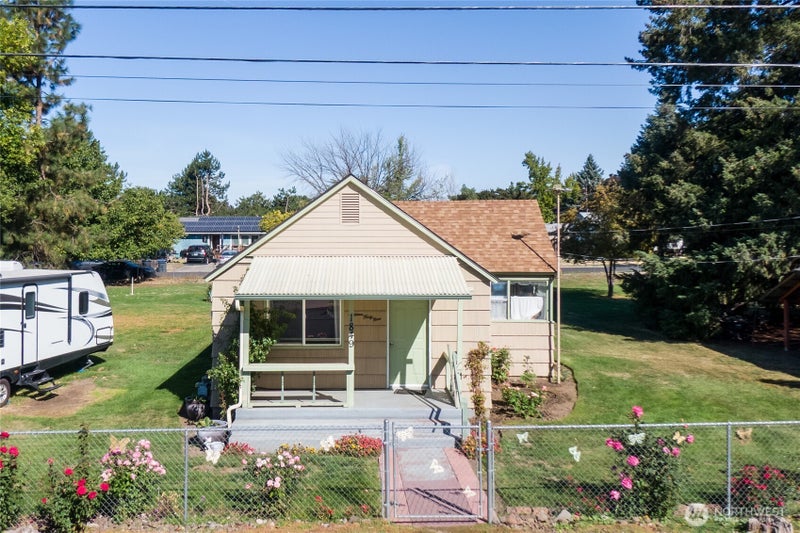 1849 Delmont Street