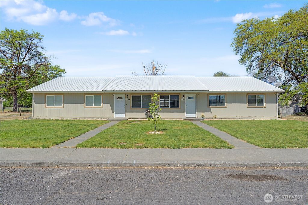 Photo of 1201 Vandenberg Avenue #1203, Moses Lake, WA 98837 (MLS # 2522836)