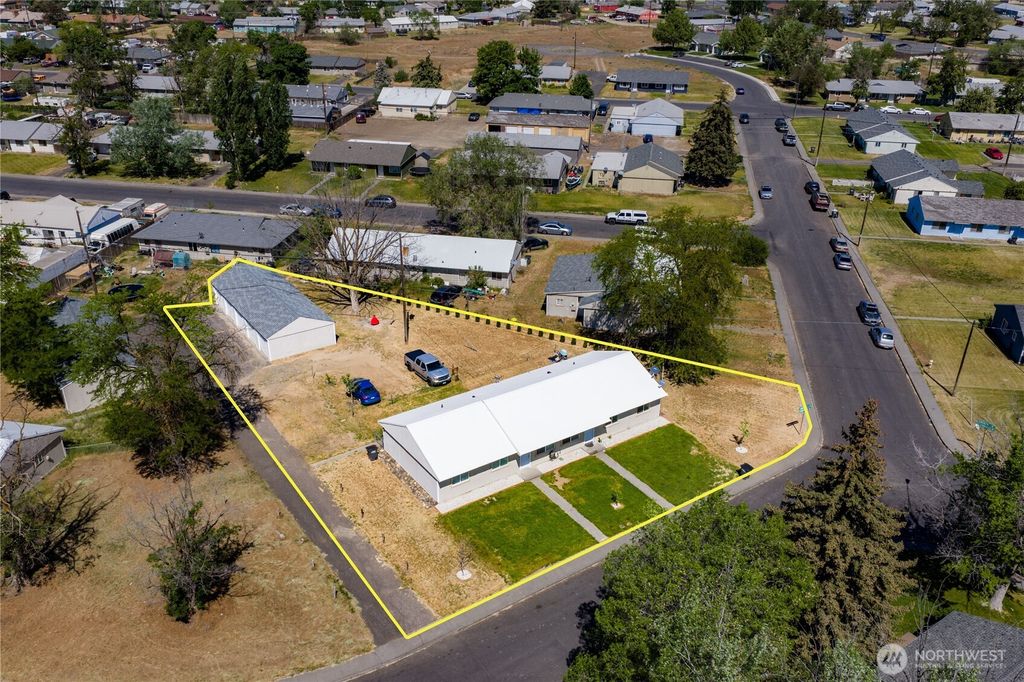Photo of 1201 Vandenberg Avenue #1203, Moses Lake, WA 98837 (MLS # 2522836)