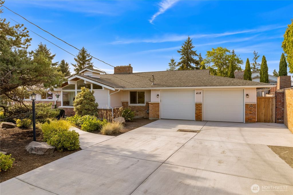 Photo of 418 SW 175th Place, Normandy Park, WA 98166 (MLS # 2404814)