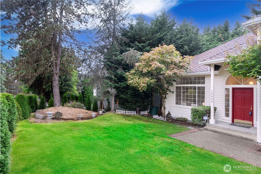 Photo of 13436 SE 85th Street, Newcastle, WA 98059 (MLS # 2436139)