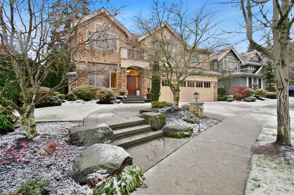 Photo of 573 Saddleback Loop Way NW, Issaquah, WA 98027 (MLS # 2191740)