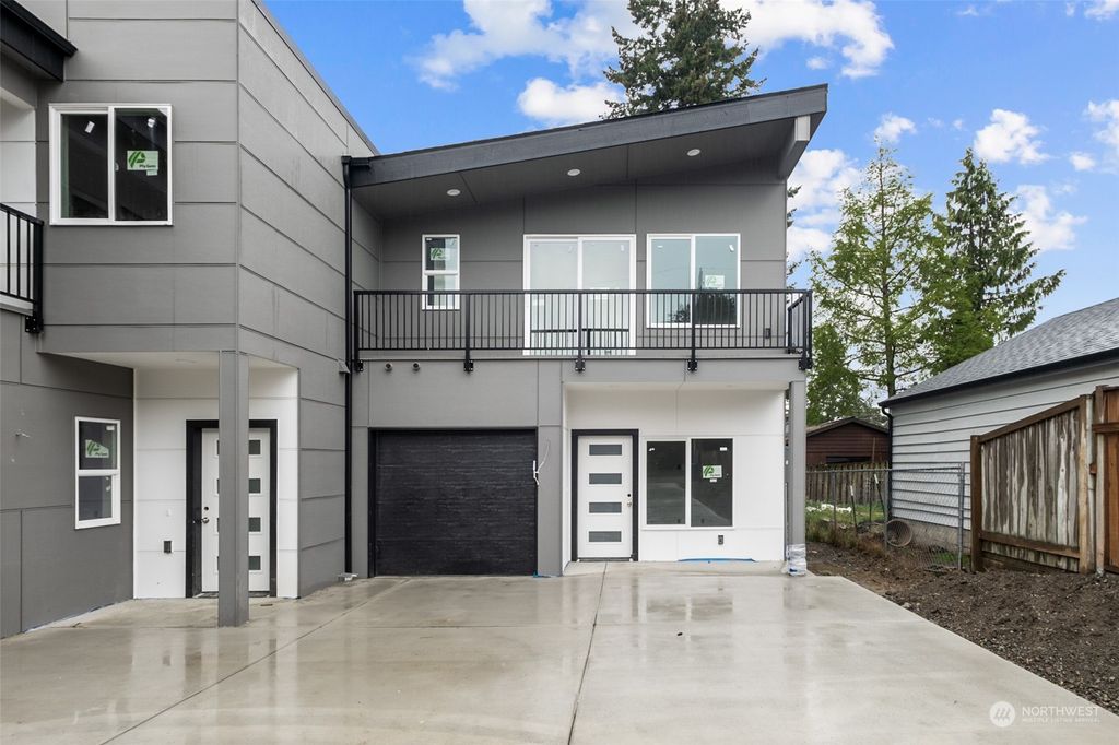 Photo of 1417 SW 148th Street #3, Burien, WA 98166 (MLS # 2036088)