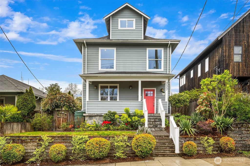 Photo of 227 29th Avenue E, Seattle, WA 98112 (MLS # 2507771)
