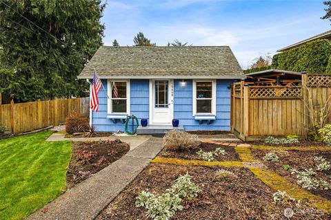 Photo of 15648 10th Avenue SW, Burien, WA 98166 (MLS # 2480303)