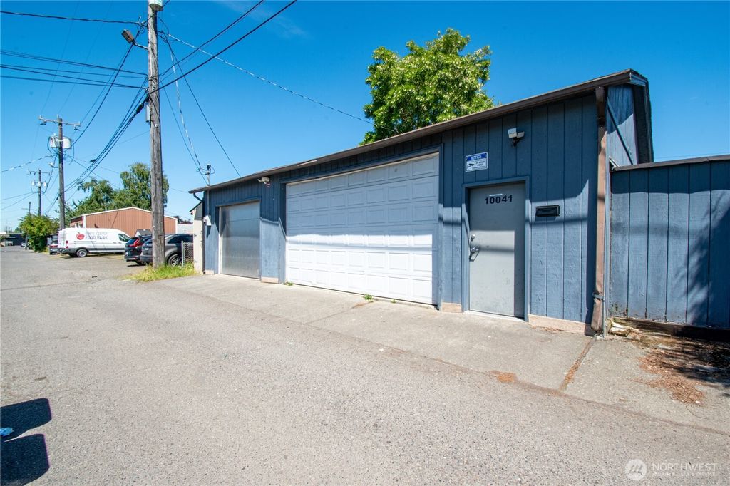 Photo of 10041 15th Avenue SW, Seattle, WA 98146 (MLS # 2386972)