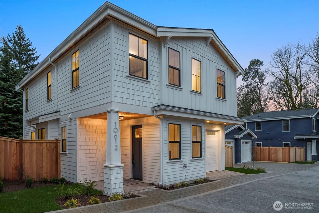 Photo of 10612 NE 54th Lane, Kirkland, WA 98033 (MLS # 2493293)