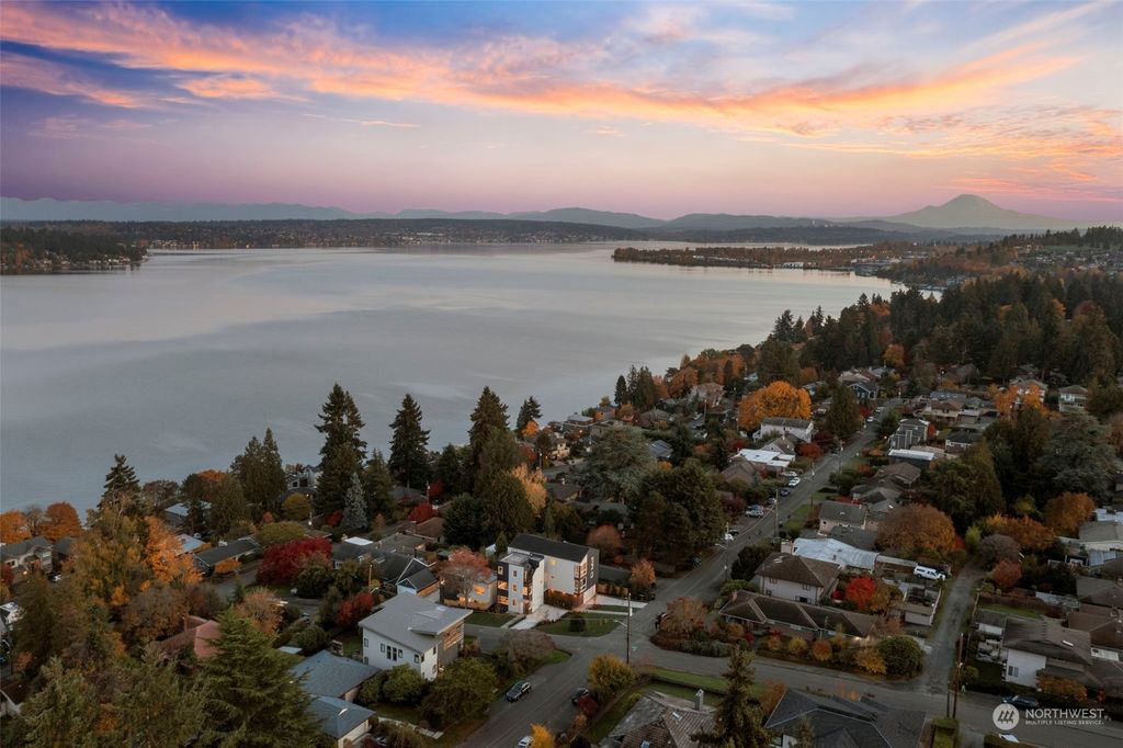 Photo of 4605 NE 107th Street, Seattle, WA 98125 (MLS # 2193510)