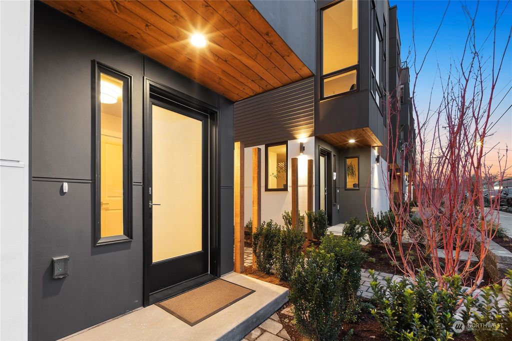 Photo of 9227 B 16th Avenue SW, Seattle, WA 98106 (MLS # 2191373)