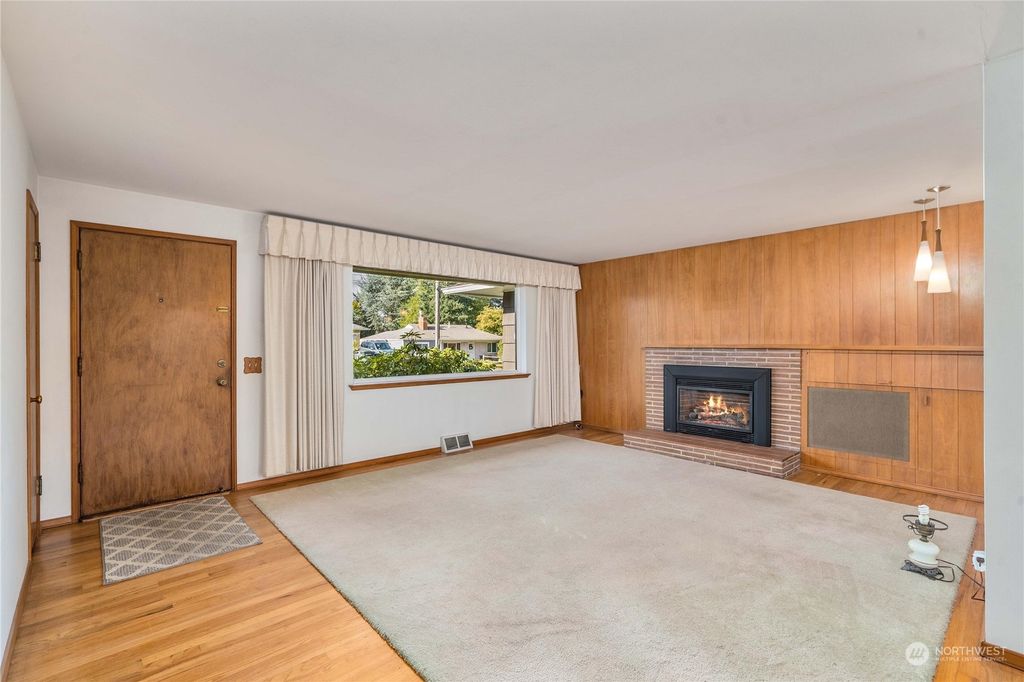 Photo of 15616 18th Avenue SW, Burien, WA 98166 (MLS # 2178586)