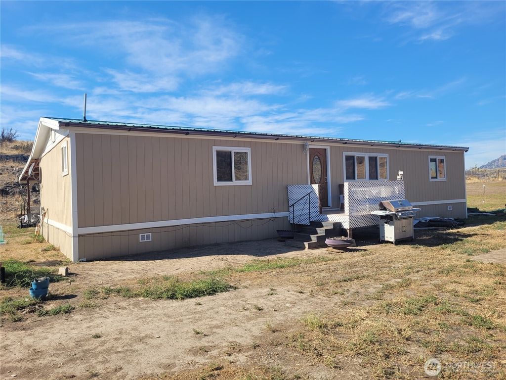 Photo of 20 Round Up Road, Oroville, WA 98844 (MLS # 2531032)