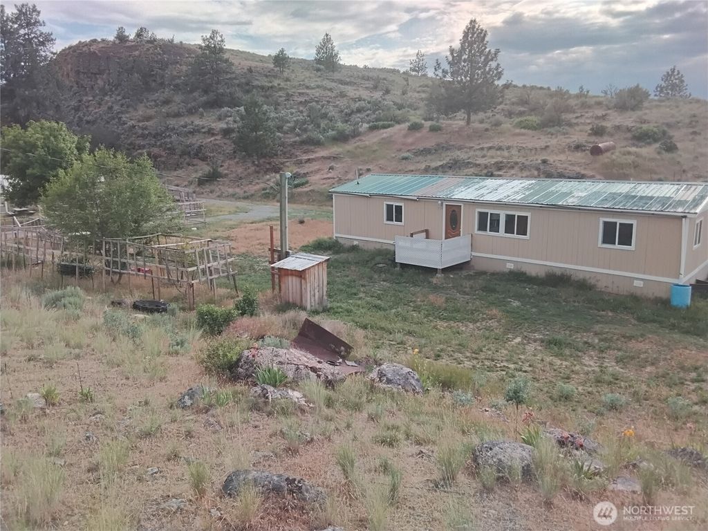 Photo of 20 Round Up Road, Oroville, WA 98844 (MLS # 2531032)