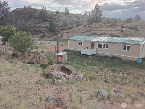 Photo of 20 Round Up Road, Oroville, WA 98844 (MLS # 2531032)