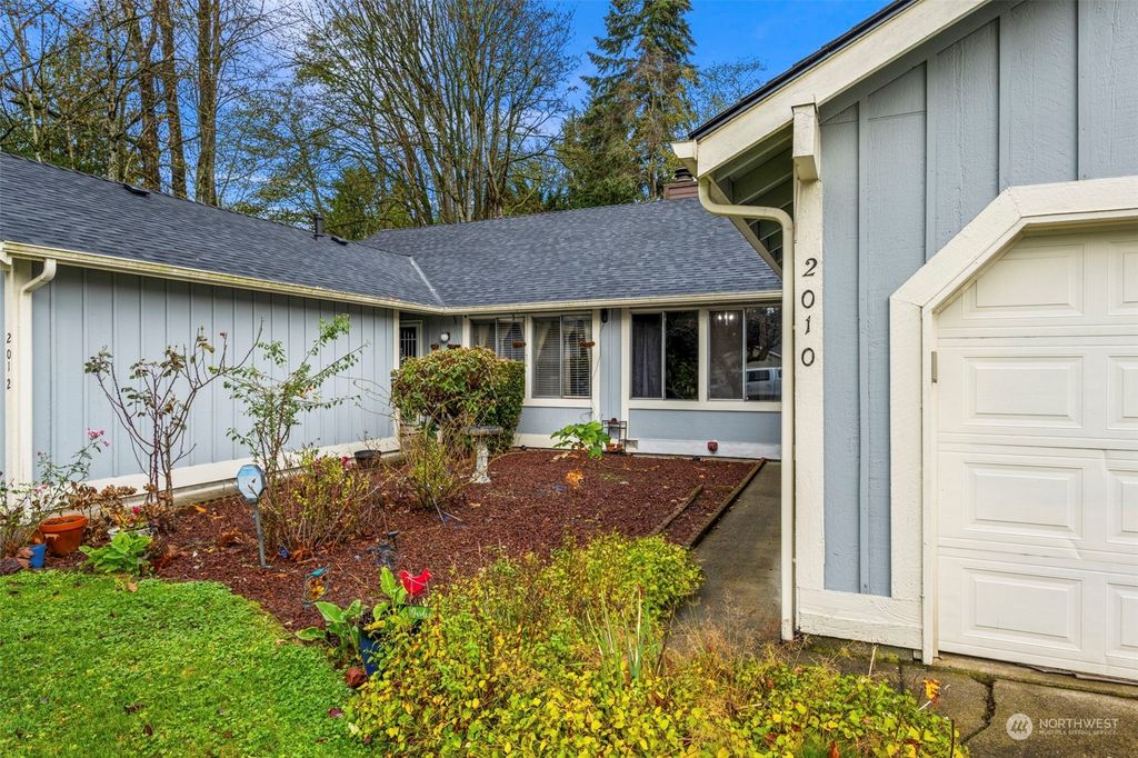 Photo of 2010 SW 307th Street #B-24, Federal Way, WA 98023 (MLS # 2312386)