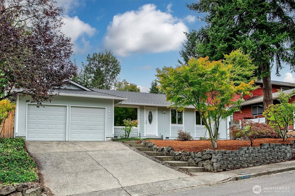 Photo of 2022 Aberdeen Place SE, Renton, WA 98055 (MLS # 2418967)