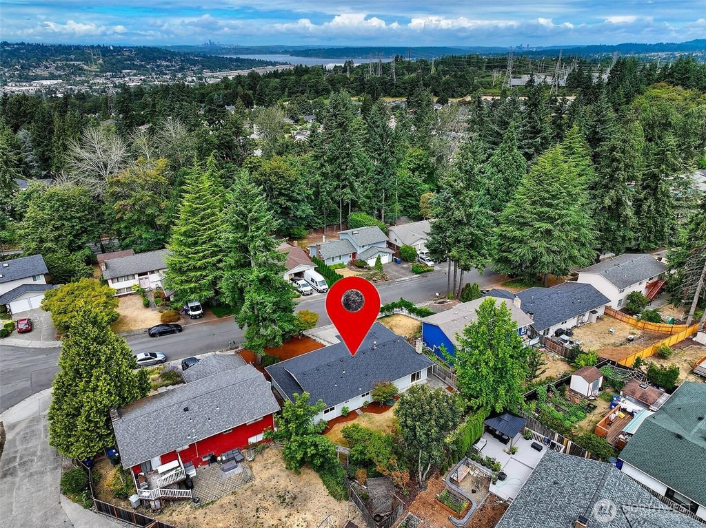 Photo of 2022 Aberdeen Place SE, Renton, WA 98055 (MLS # 2418967)