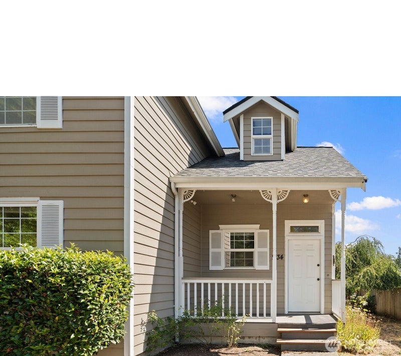 1334 Center Street