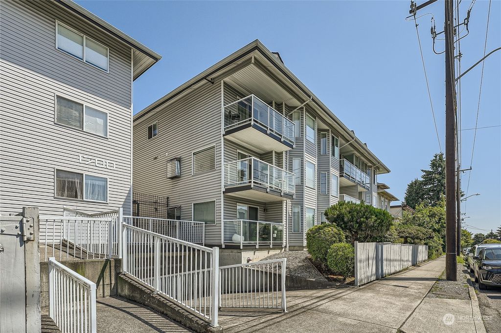 Photo of 1700 12th Avenue S #304, Seattle, WA 98144 (MLS # 2132304)