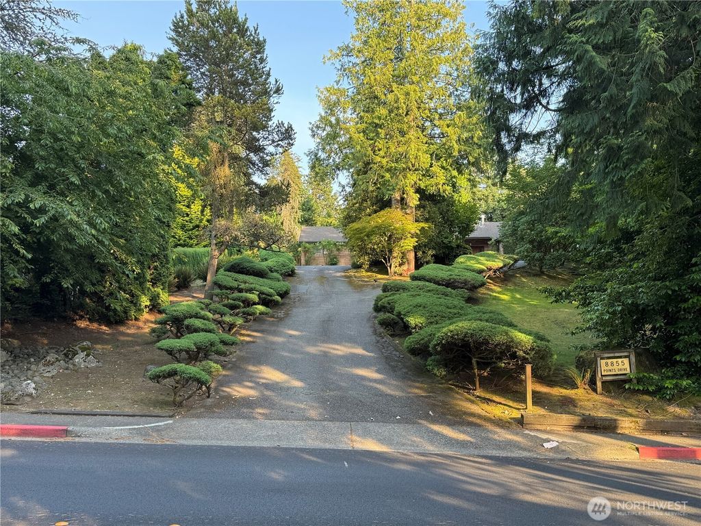 Photo of 8855 Points Drive NE, Clyde Hill, WA 98004 (MLS # 2397313)