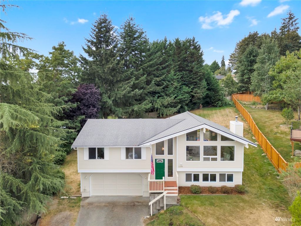 Photo of 12204 28th Place NE, Lake Stevens, WA 98258 (MLS # 1992309)