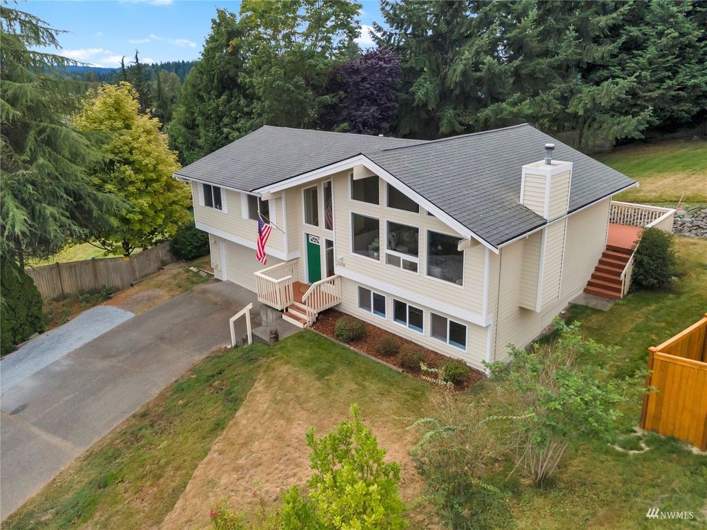 Photo of 12204 28th Place NE, Lake Stevens, WA 98258 (MLS # 1992309)