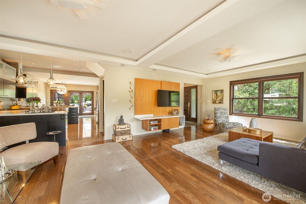 Photo of 734 10th Avenue E, Seattle, WA 98102 (MLS # 2389474)