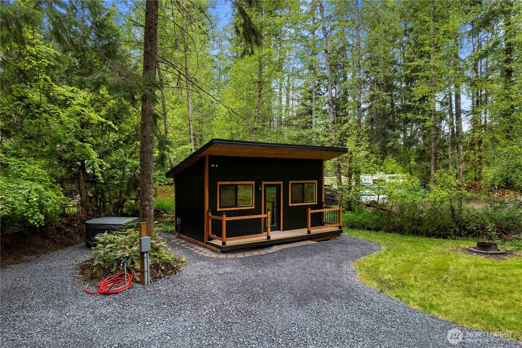 Photo of 34208 343rd Avenue Ct E, Ashford, WA 98304 (MLS # 2495596)