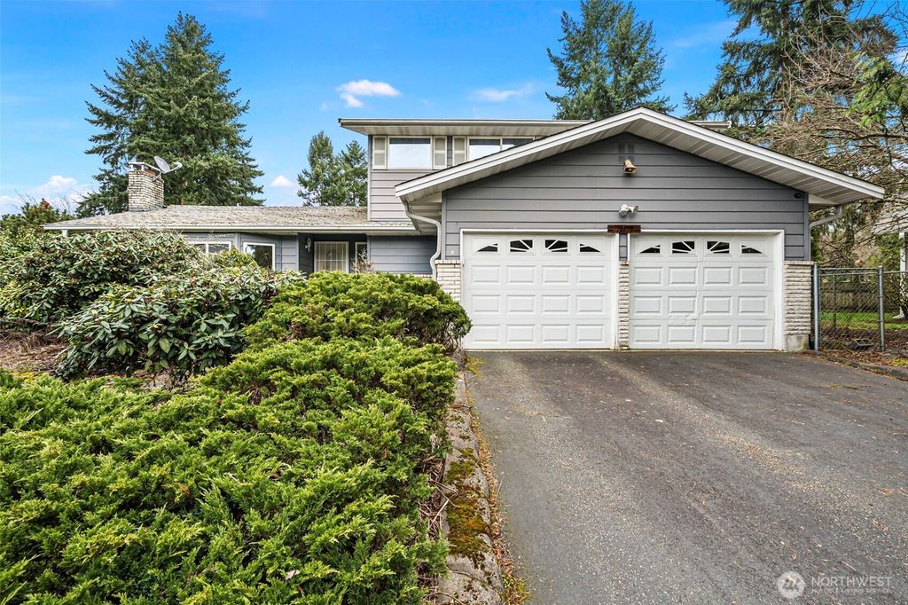 Photo of 15015 111th Avenue Ct E, Puyallup, WA 98374 (MLS # 2486043)