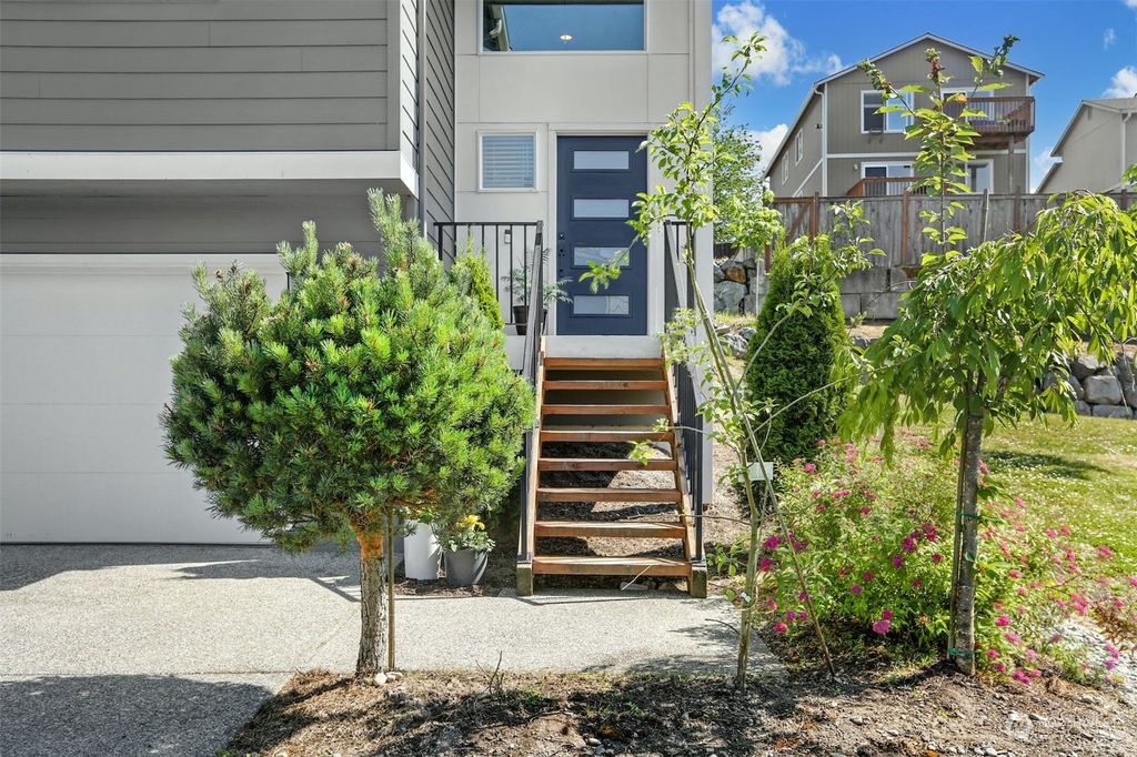 Photo of 1520 111th Drive SE, Lake Stevens, WA 98258 (MLS # 2134386)