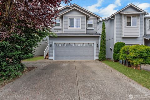 Photo of 16022 89th Avenue E, Puyallup, WA 98375 (MLS # 2411415)