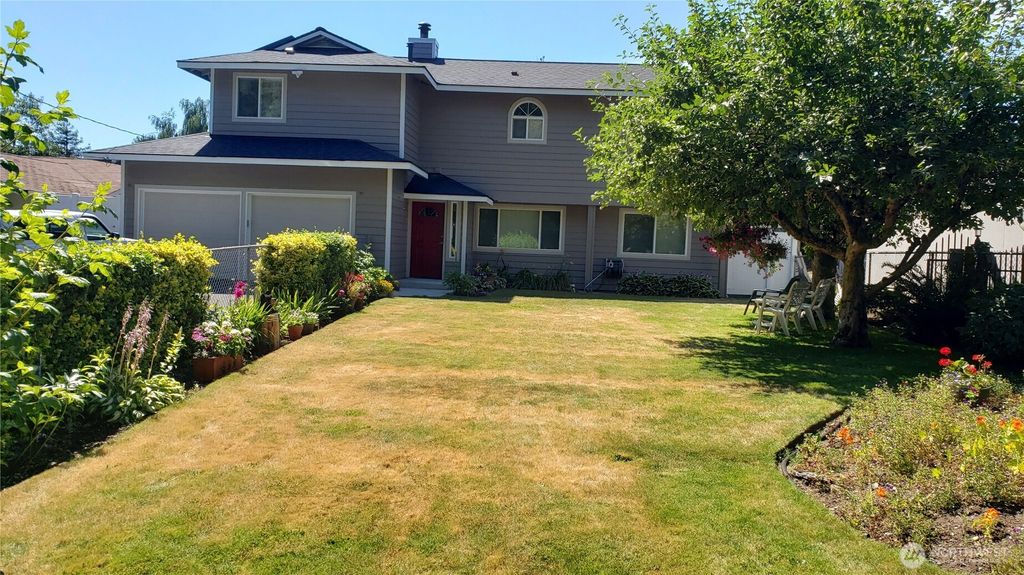Photo of 24437 25th Avenue S, Des Moines, WA 98198 (MLS # 2400268)