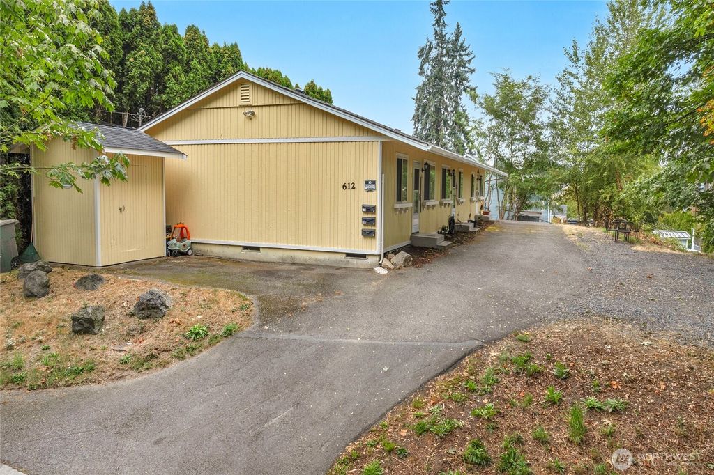 Photo of 612 5th Street SE, Snohomish, WA 98290 (MLS # 2429332)