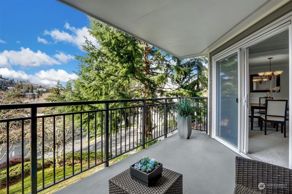 Photo of 3236 80th Avenue SE #2, Mercer Island, WA 98040 (MLS # 2039361)