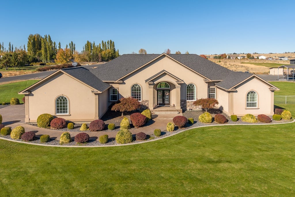 Photo of 6751 Road E NE, Moses Lake, WA 98837 (MLS # 2594778)