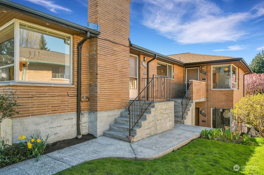 Photo of 5839 5th Avenue NW, Seattle, WA 98107 (MLS # 2204321)