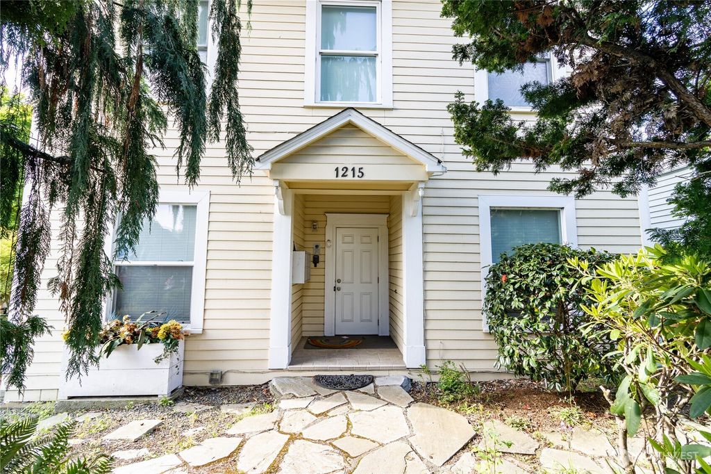Photo of 1215 Burwell Street, Bremerton, WA 98337 (MLS # 2520059)