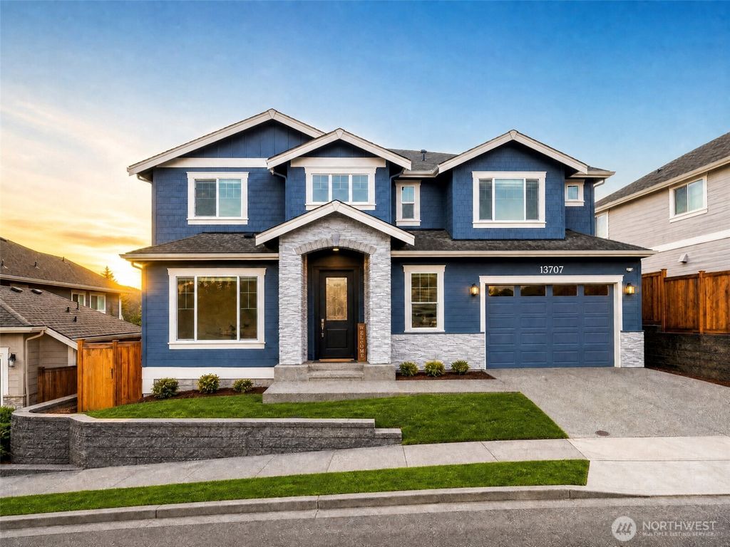 Photo of 13707 NE 133rd Place, Kirkland, WA 98034 (MLS # 2530386)